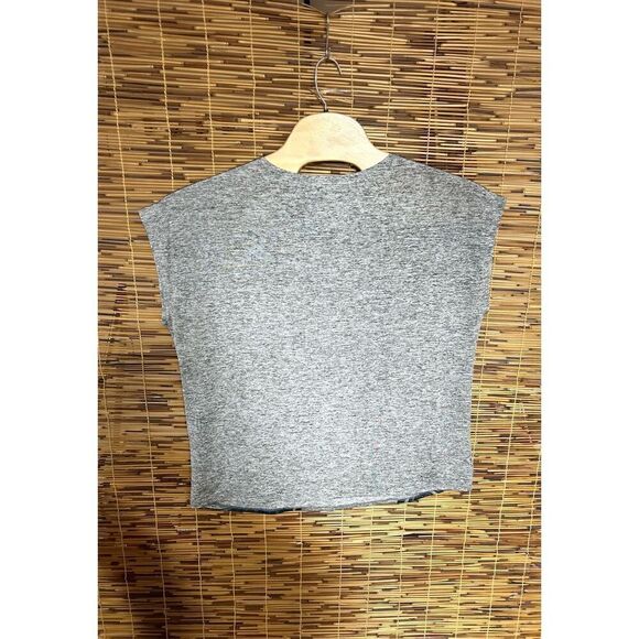 Lavish 2X Peacock Cap Sleeve Shirt Grey - Picture 2 of 4